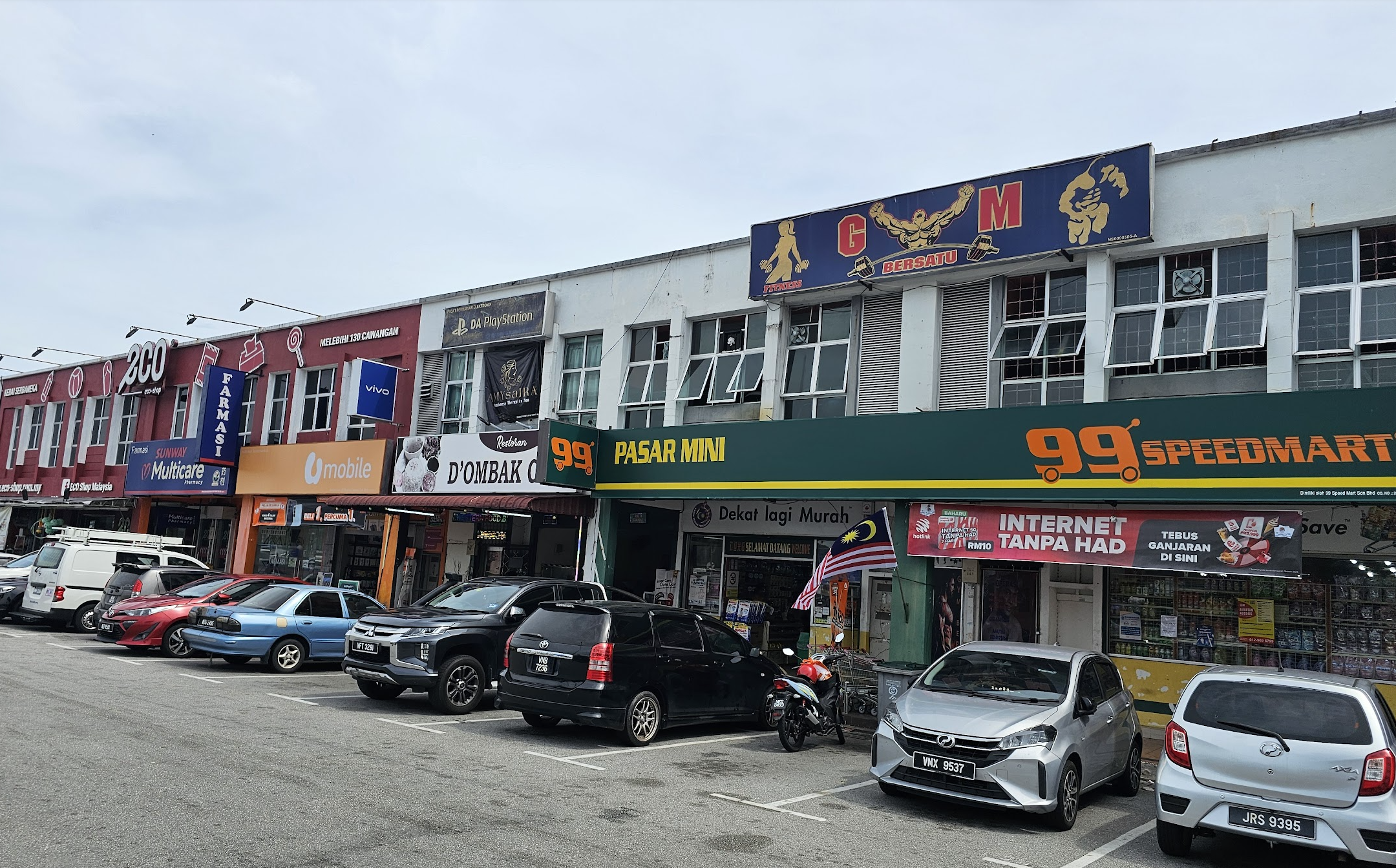 Existing shoplots in the Sunggala commercial area showing high occupancy. Photo taken in May 2026.